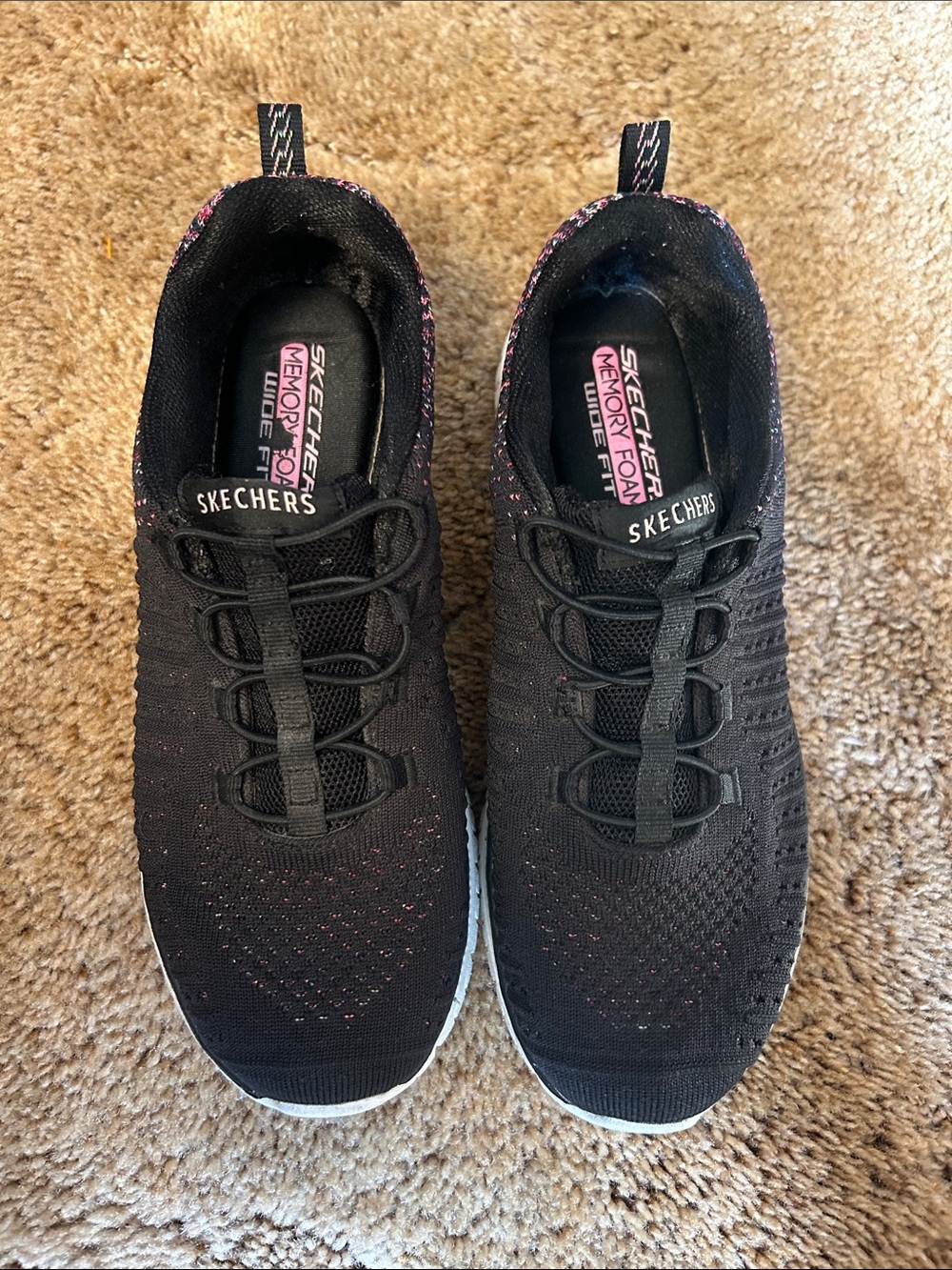 Skechers pullon sneakers black/pink print elastic close good condition size 8